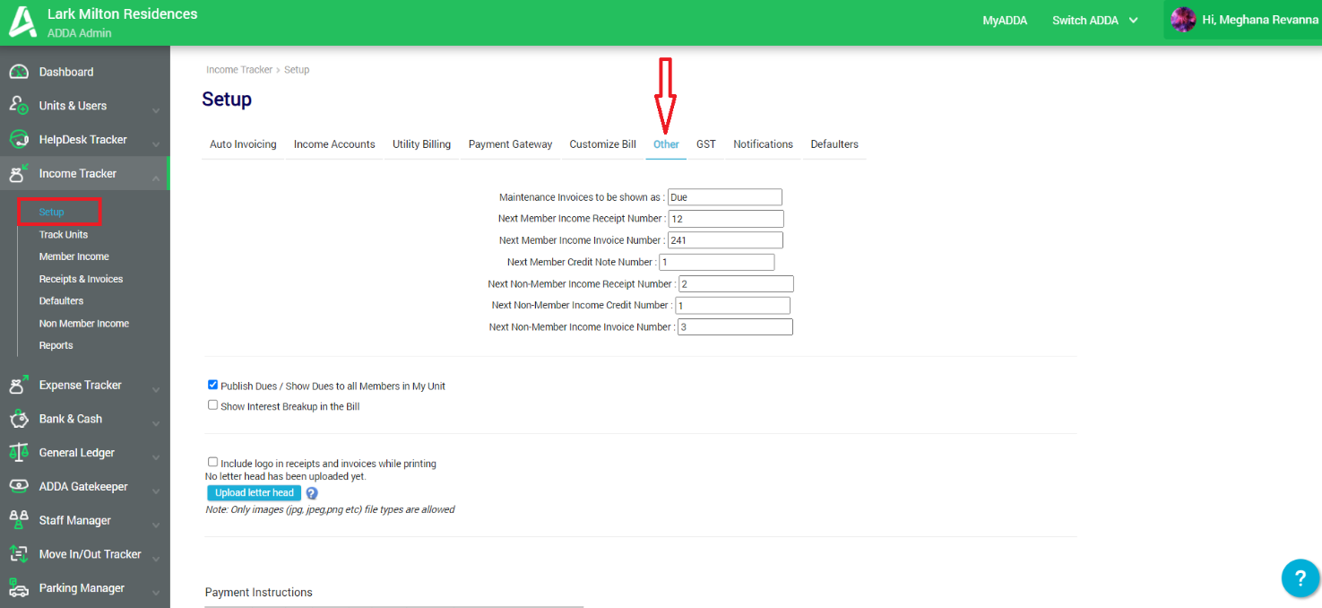 How can one remove a bank account from the collection posting screen?